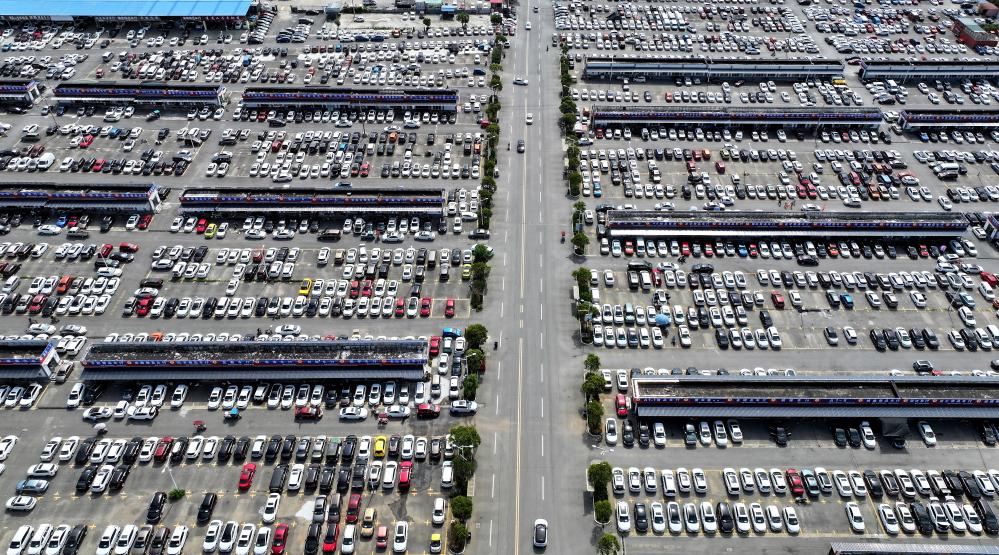 汽车消费“隐形门槛”逐步破除，老百姓买车用车能否更轻松？