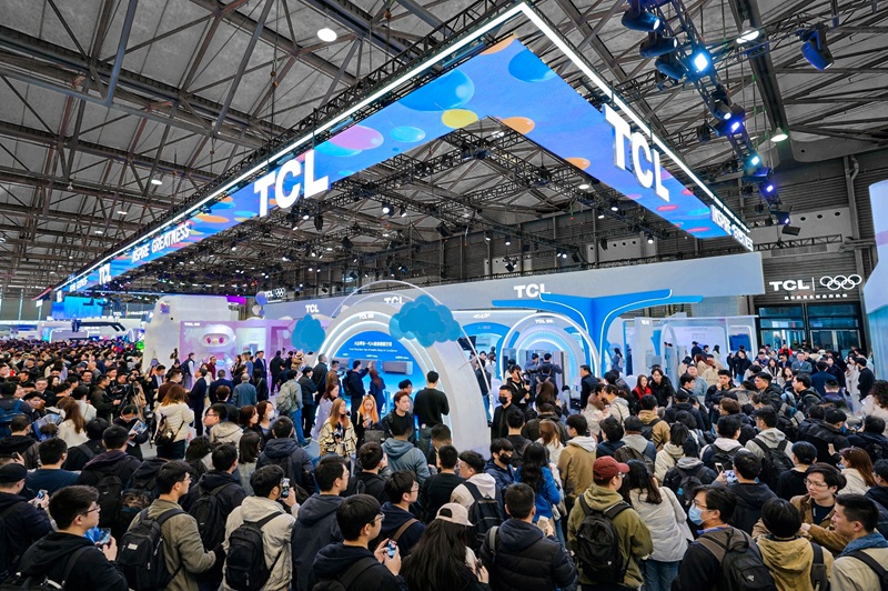 TCL实业AWE 2026焕新打造品牌活力乐园，“屏显+AI”让智慧生